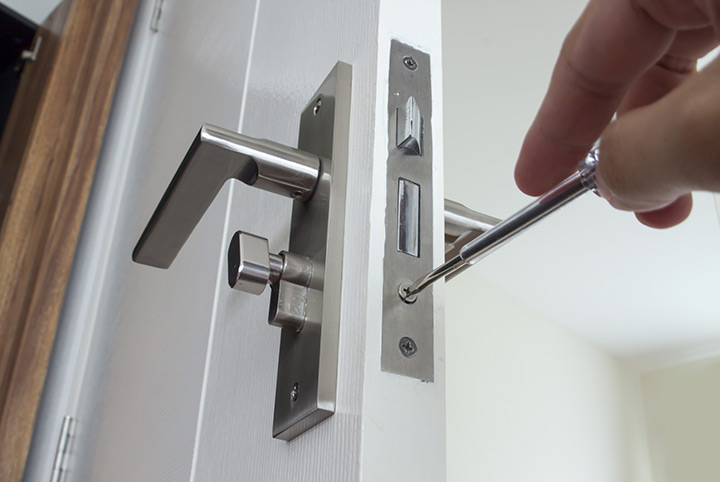 Our local locksmiths are able to repair and install door locks for properties in Hendon and the local area.